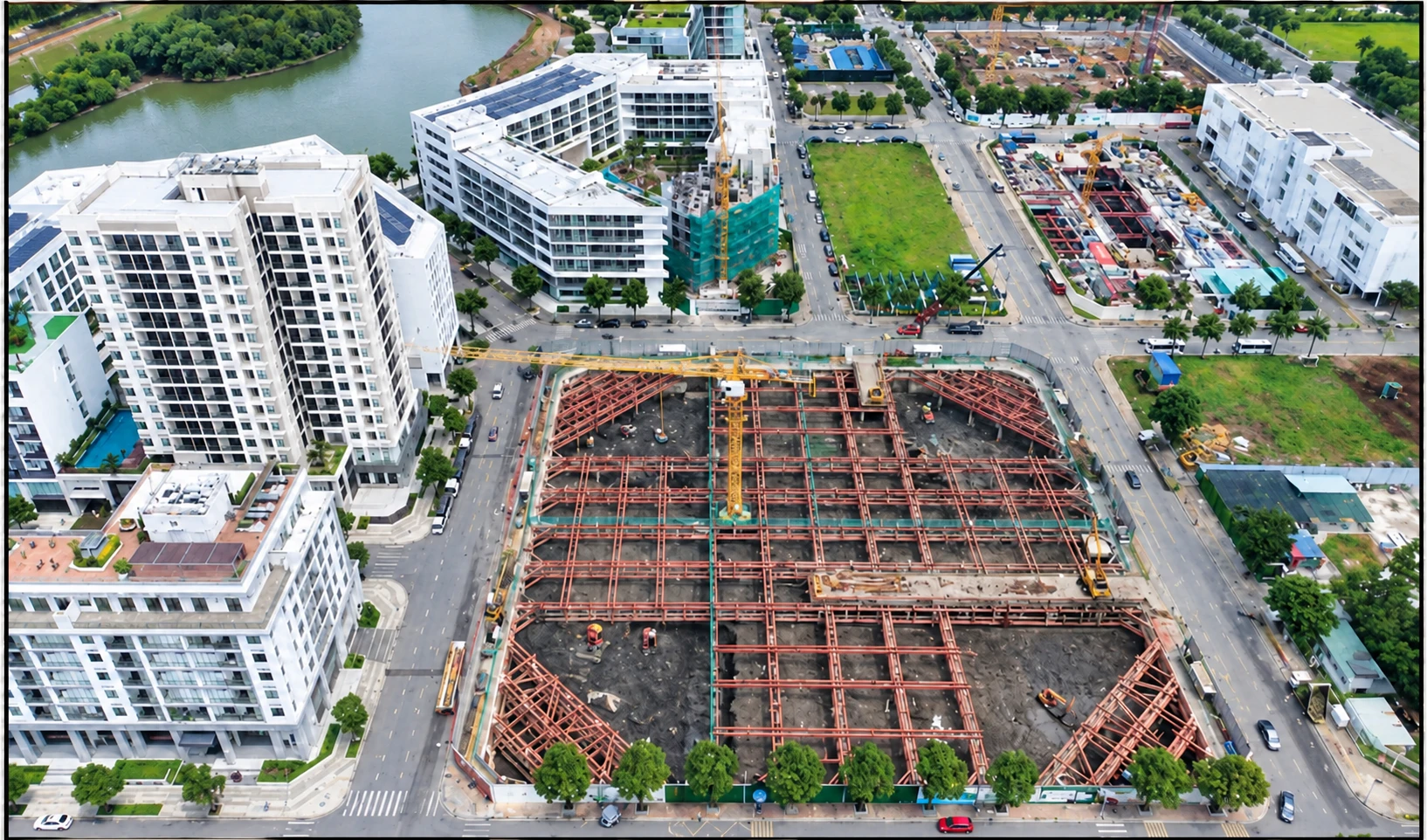 Công trường Triton Crown trong giai đoạn thi công phần ngầm nhìn từ trên cao